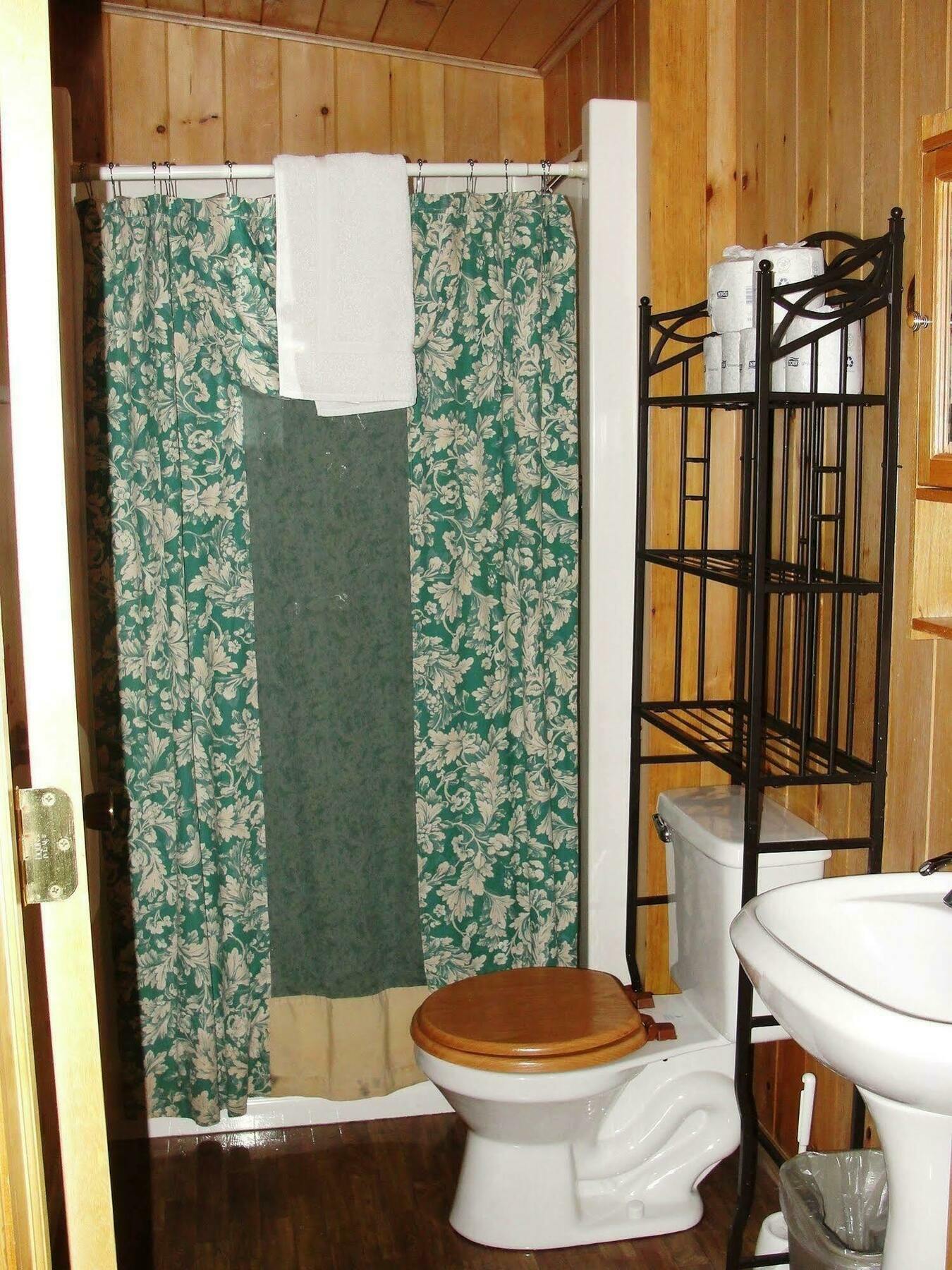 Pine Point Lodge Resort & Motel Crane Lake Exterior photo