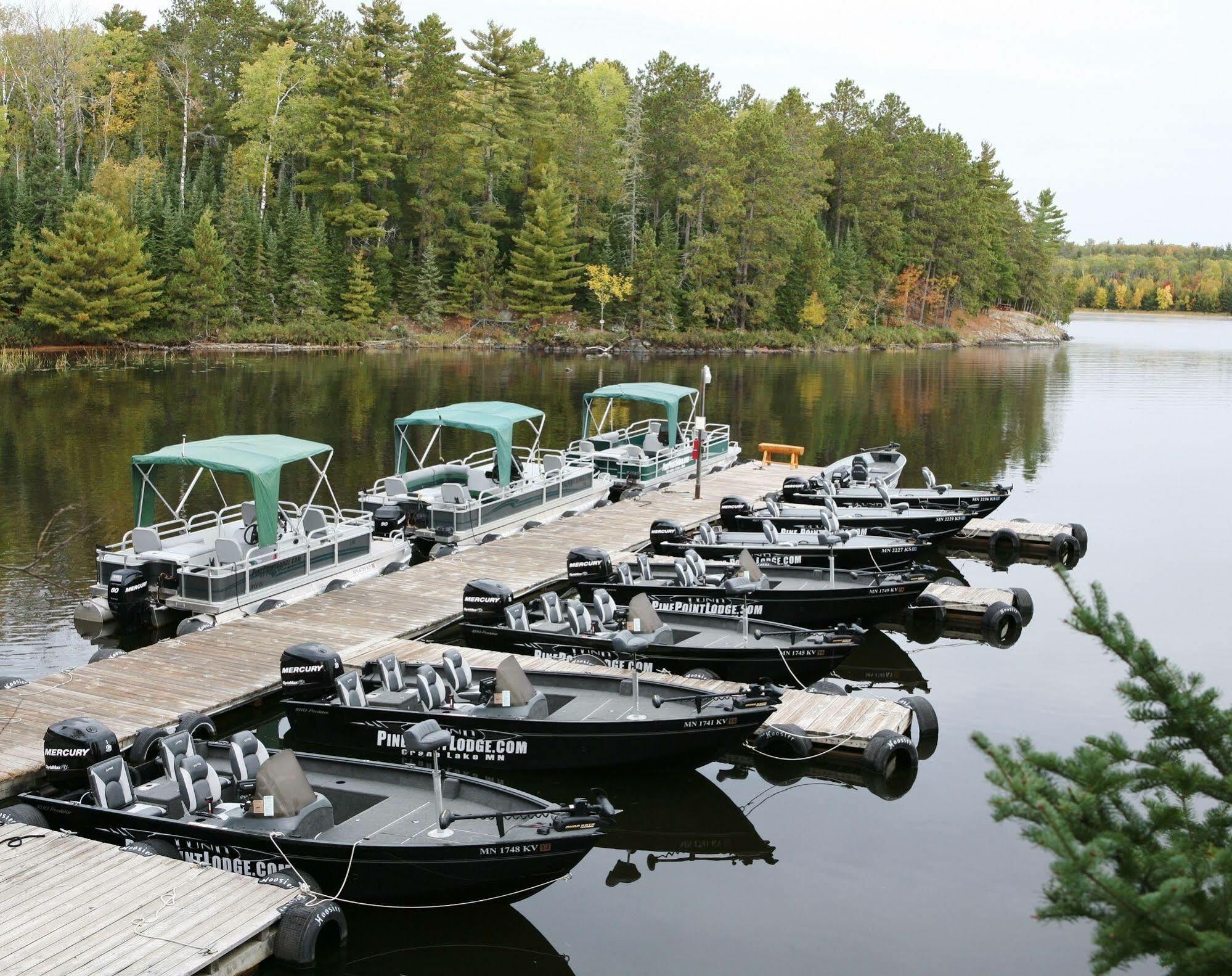 Pine Point Lodge Resort & Motel Crane Lake Exterior photo